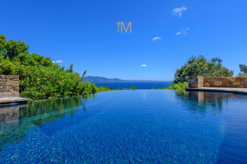 VILLA LA VISTE — villa de luxe CAP BENAT - Bormes-les-mimosas - Côte d'Azur