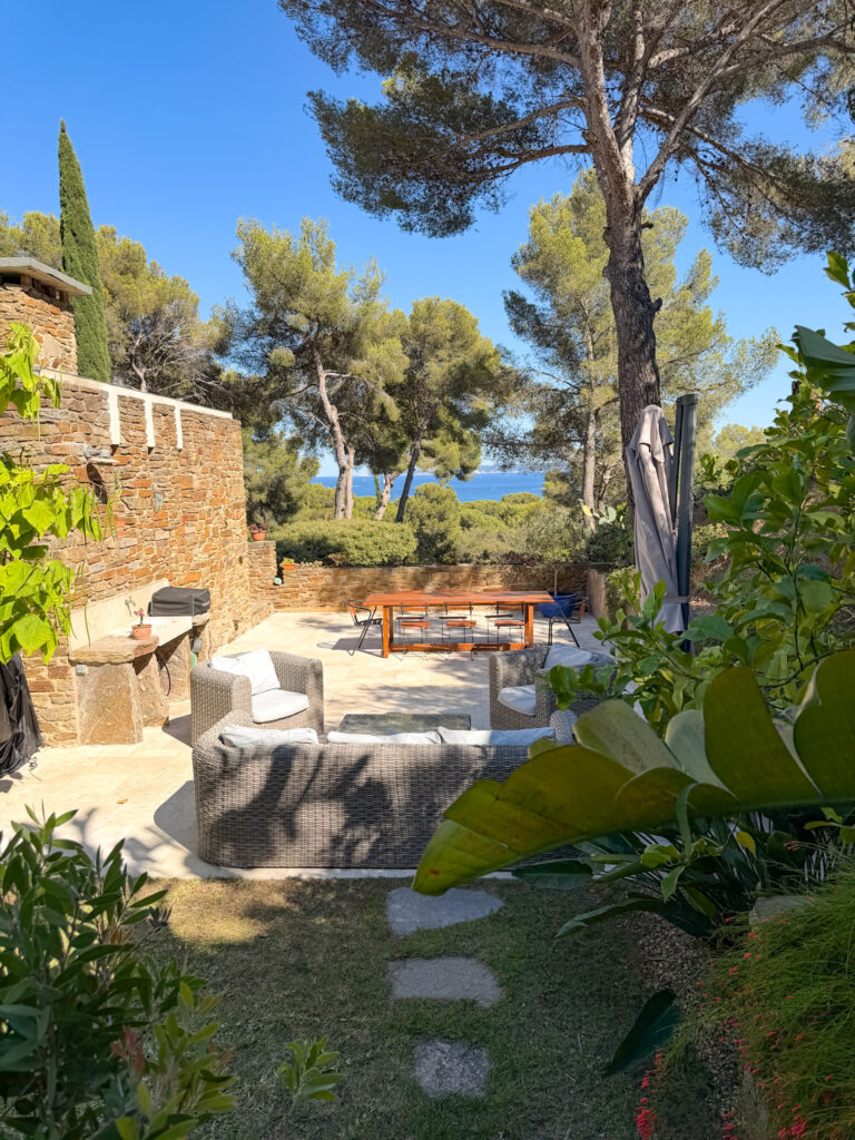 domaine du gaou benat location villa avec piscine et vue mer
