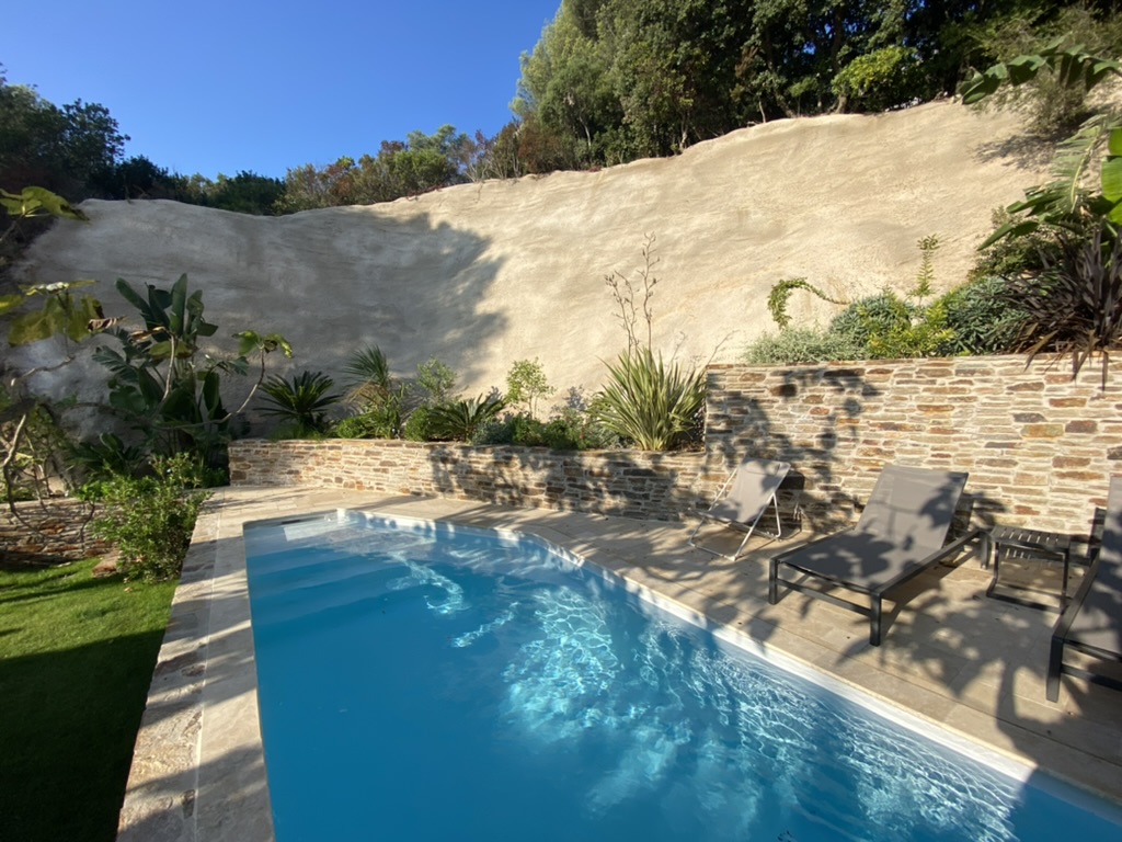 VILLA LES TOTEMS — villa de luxe GAOU BENAT - Bormes-les-mimosas - Côte d'Azur