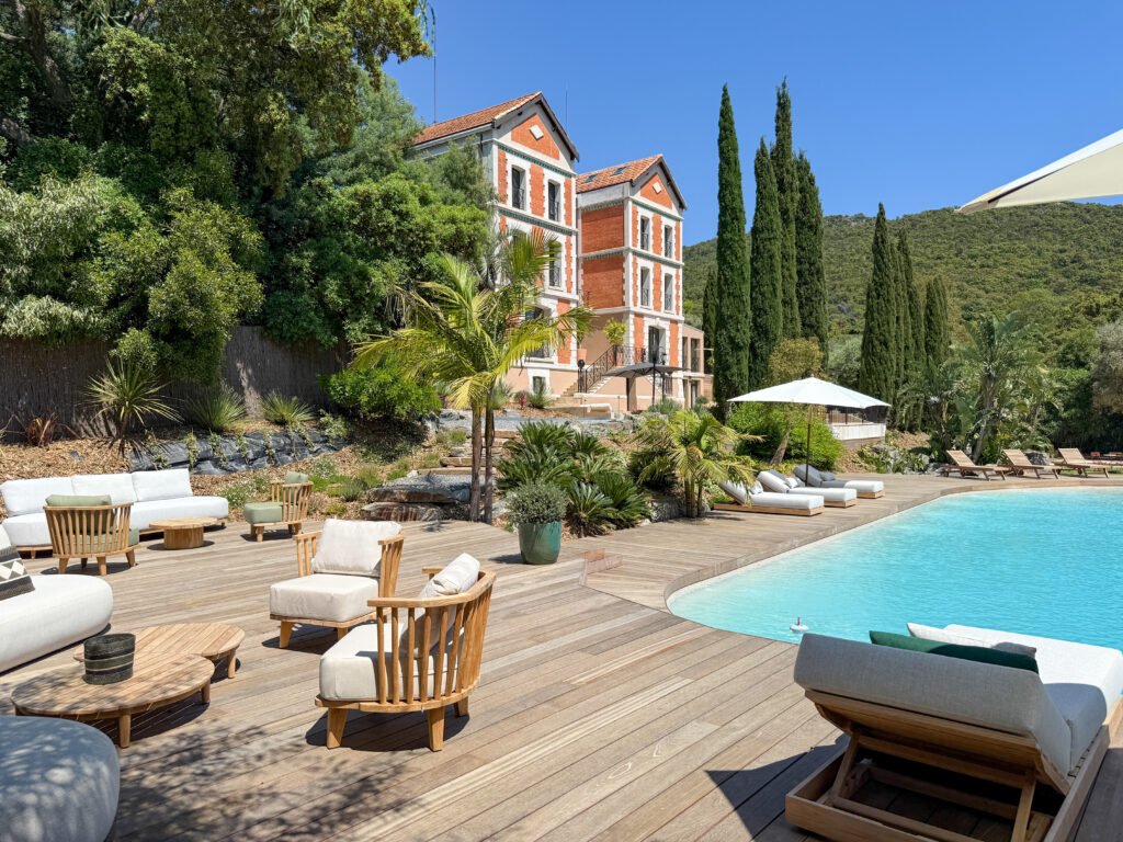 LE CHATEAU LA MERIENNE — villa de luxe CAVALIERE - LE LAVANDOU - Côte d'Azur