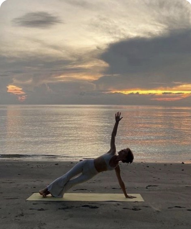 COURS DE YOGA A DOMICILE